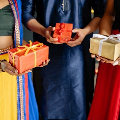 Eid Mubarak Hamper — Dates, Dry Fruits, Chocolates