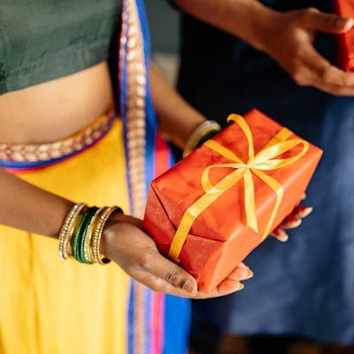 Holi Color Hamper — Gulal, Sweets, Thandai Mix