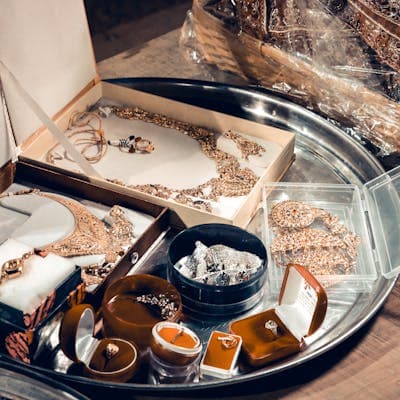 Bhaiya Bhabhi Anniversary Box — Premium