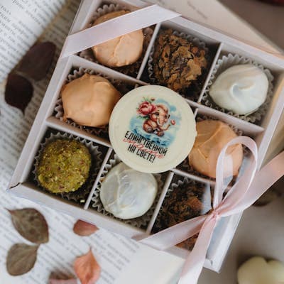 Gruhapravesham Box — Sweets, Diya, Lakshmi Idol